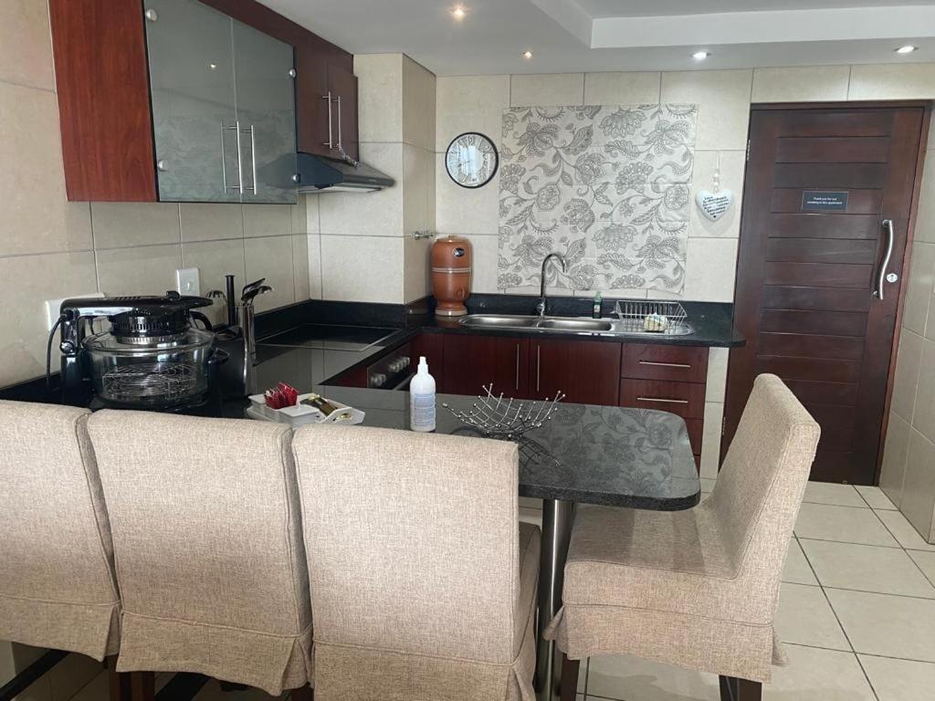 Seafront Apartment In Mossel Bay Kültér fotó